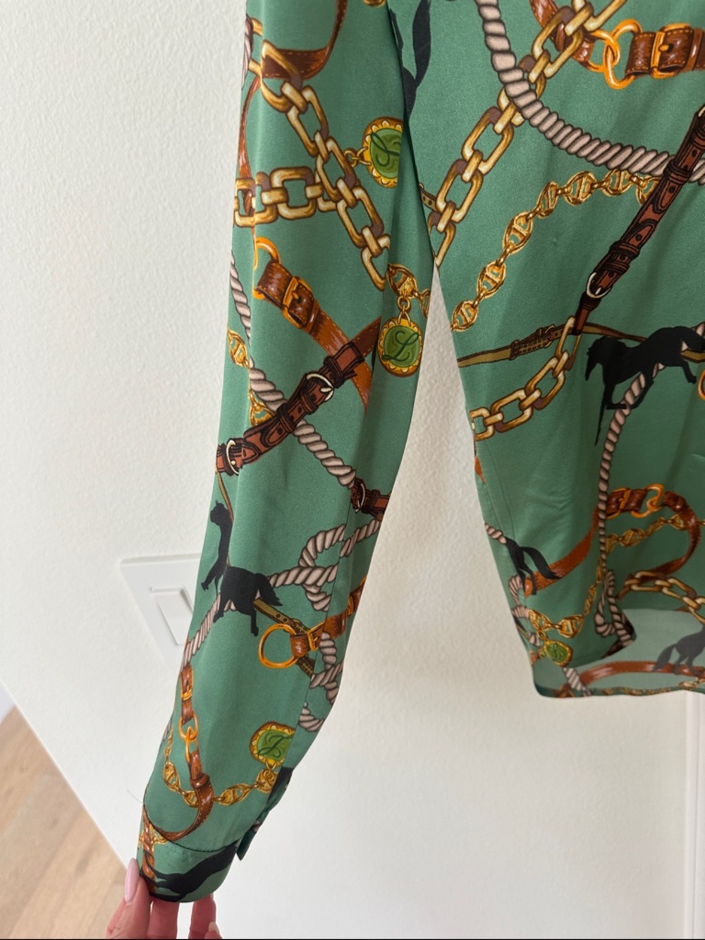 L'AGENCE Tyler Blouse - Picture 5 of 9